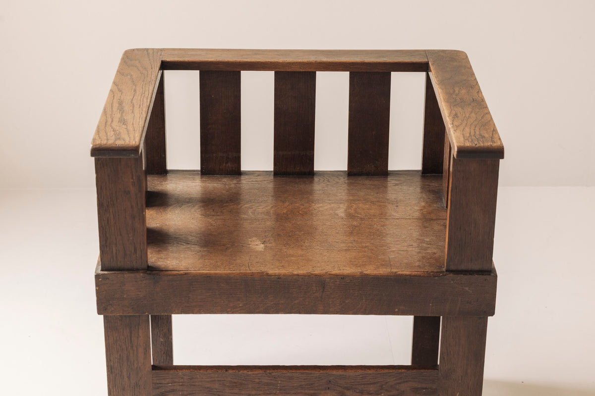 Rare French armchair in solid oak, early 1930s. — close-up