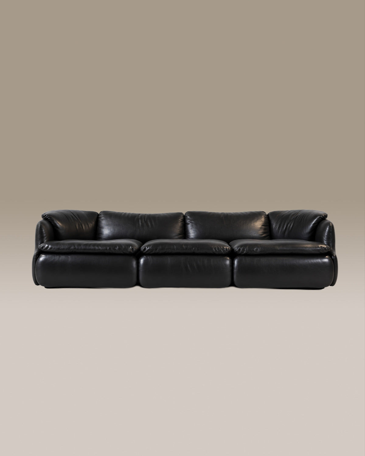 Alberto Rosselli for Saporiti Bold Sculptural “Confidential” Sofa, Italy 1970 by Rémanence | The Oblist