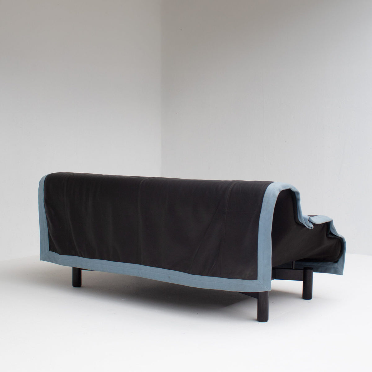 Sinbad Sofa by Vico Magistretti for Cassina — alternate view
