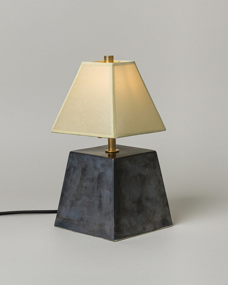 Osen Table Lamp Short, Graphite / Faint Green Shade — detail view