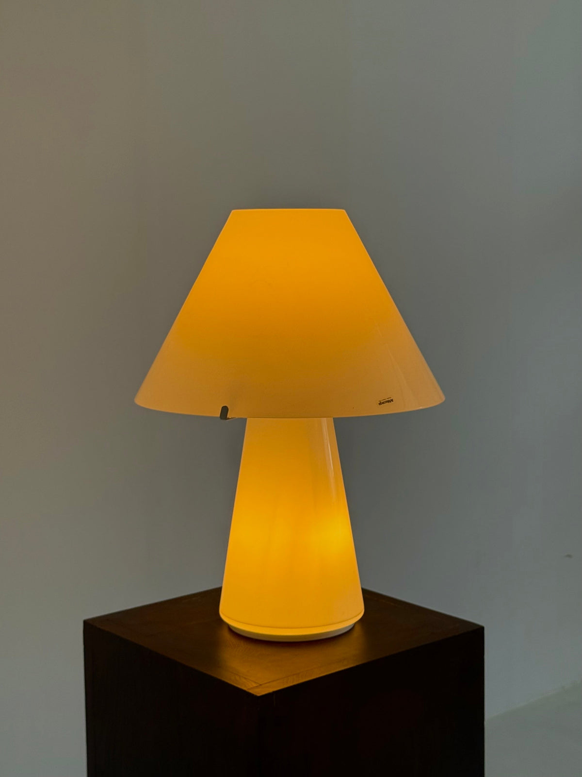 Vintage Italian Mushroom Table Lamp by Carlo Nason for AV Mazzega large — lifestyle setting