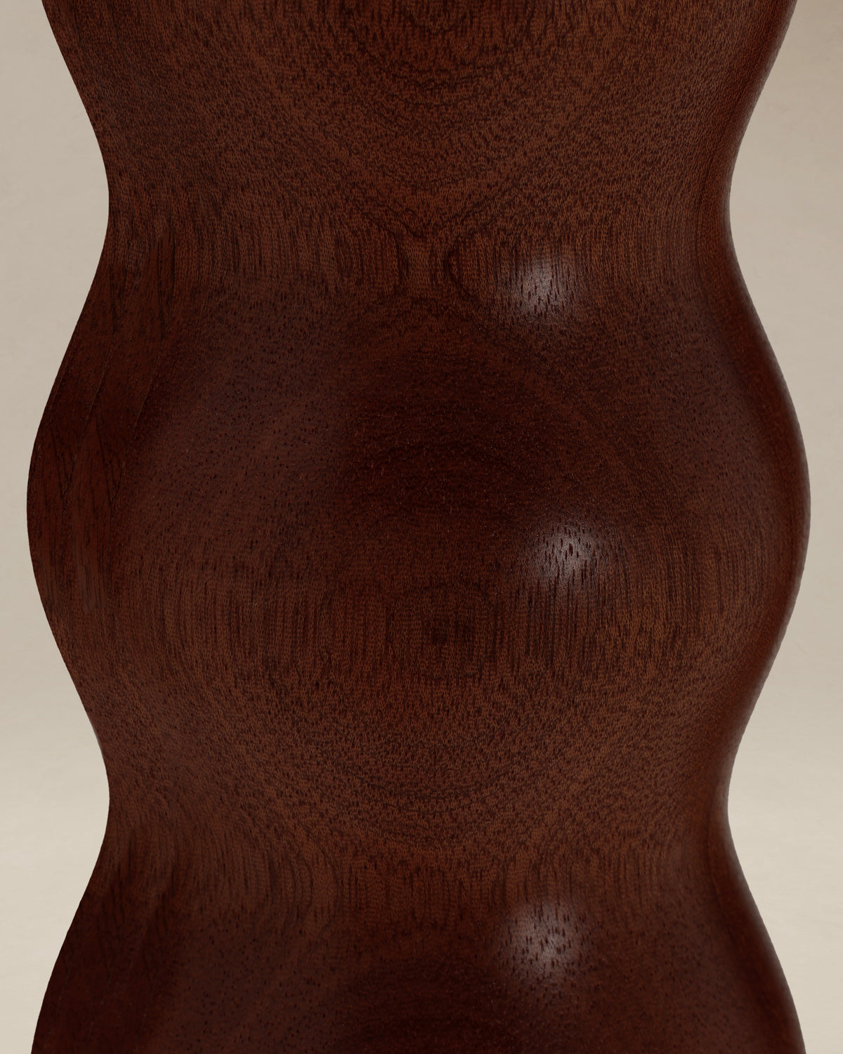 Tougarine Floor lamp — close-up of curved wooden surface