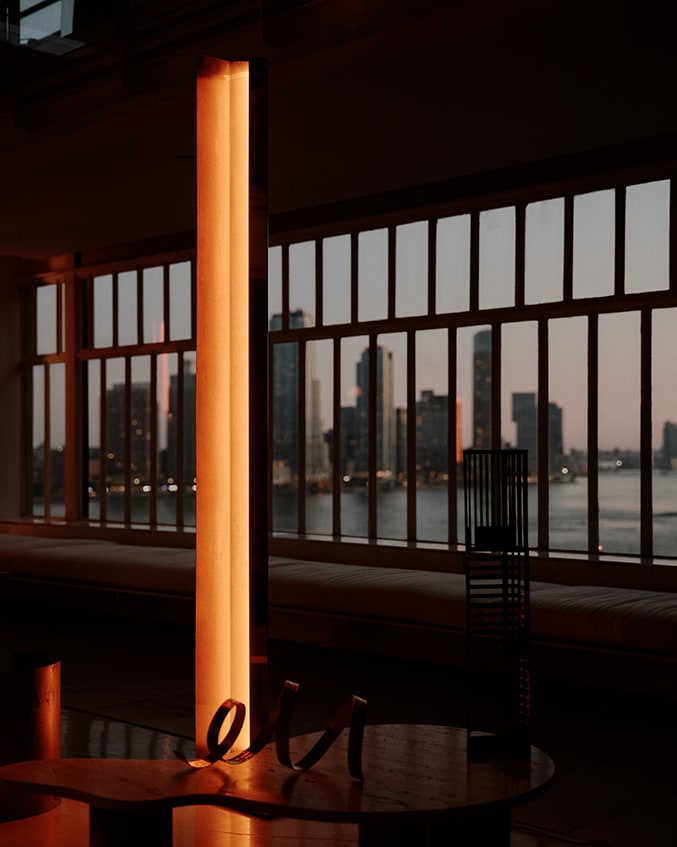 Mano Standing Light — close-up