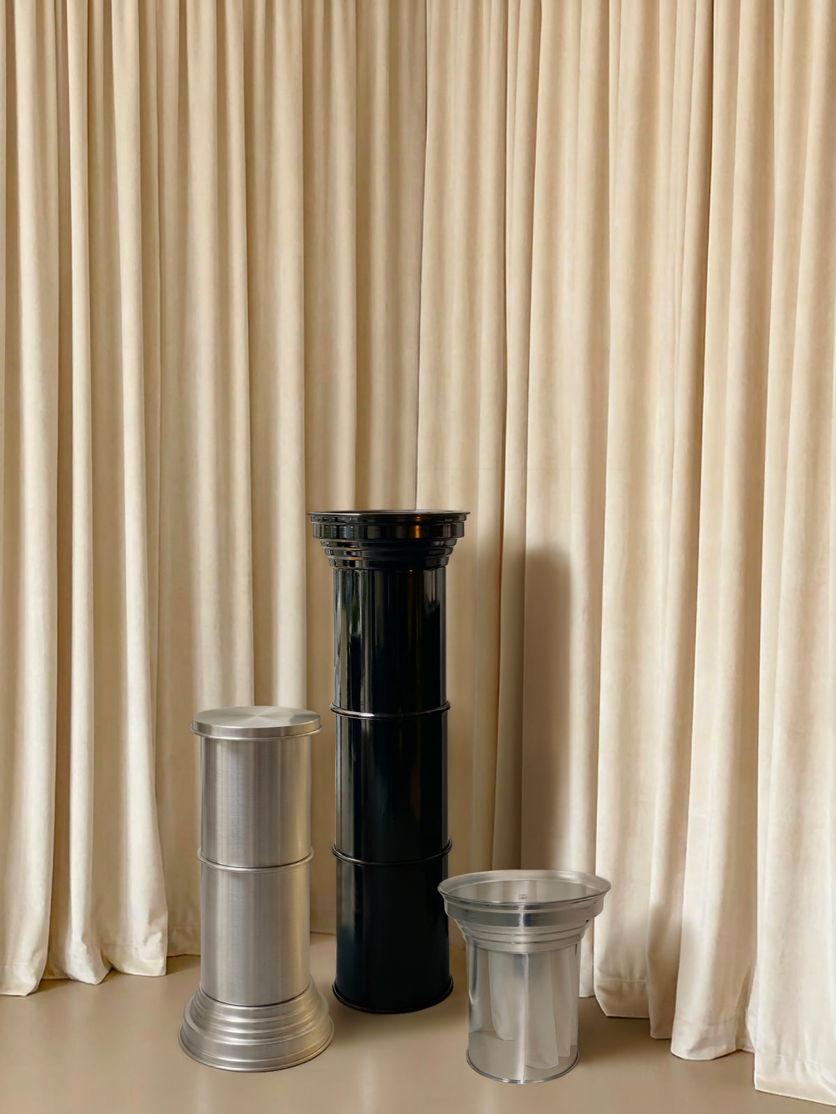 Art Deco Columns Plinth Pedestal in Black Glossy Aluminium — detail view