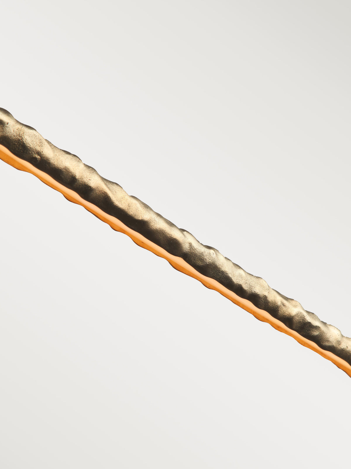 Aria Linear Light — side angle