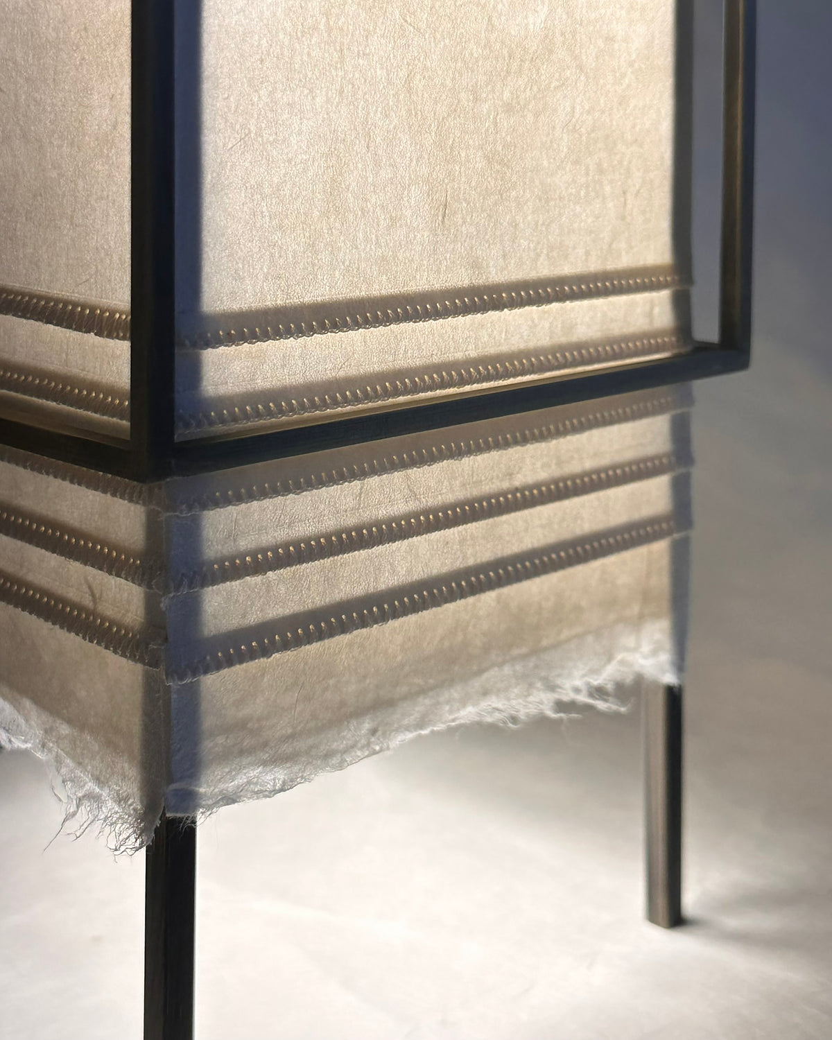 biiit 002 / Table lamp — close-up