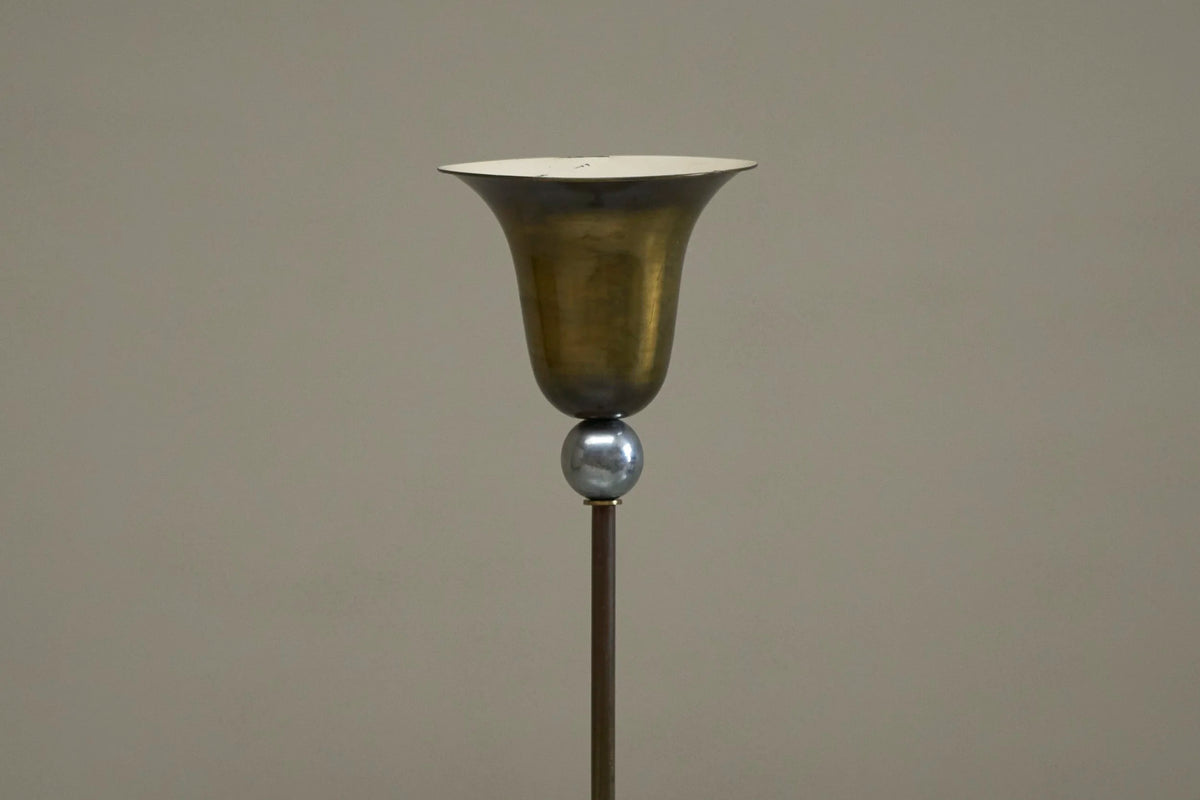 Very Elegant Art Deco Floor Lamp in Patinated Brass and Nickel Plated Brass 1930s — view 9