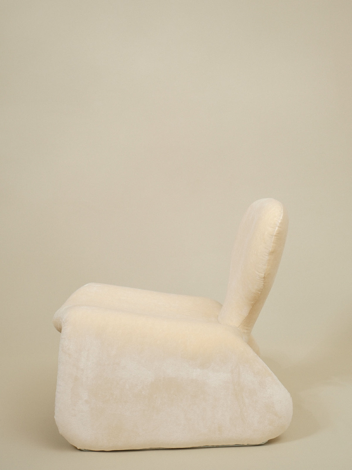 Olivier Mourgue Djinn Lounge Chair — side angle