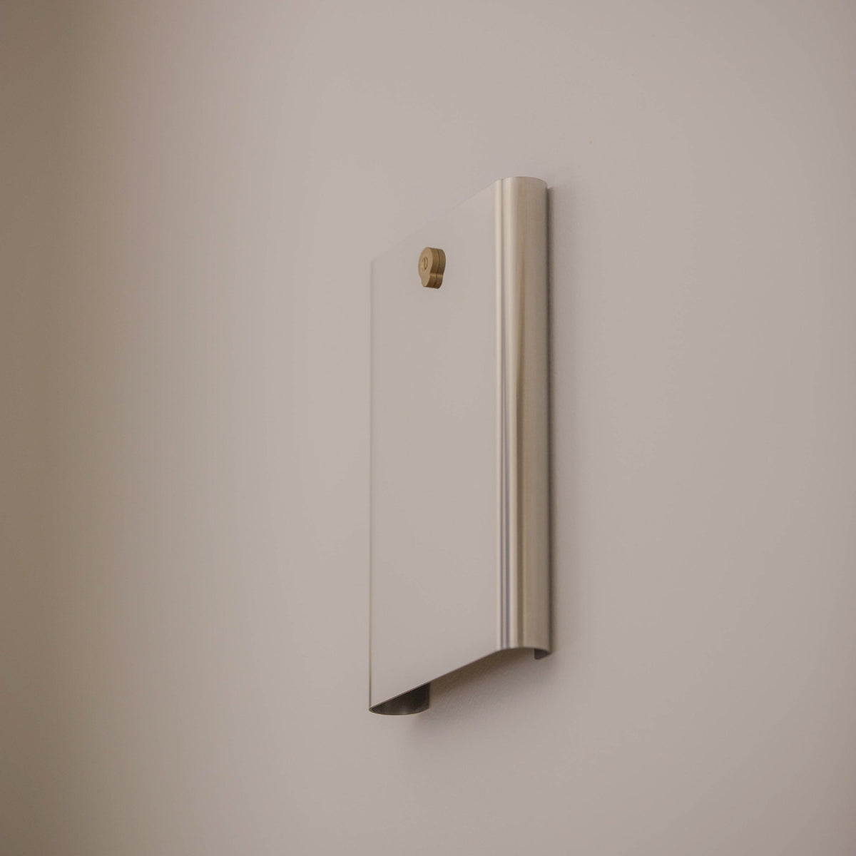 Porta Mirror by PARCTA | The Oblist
