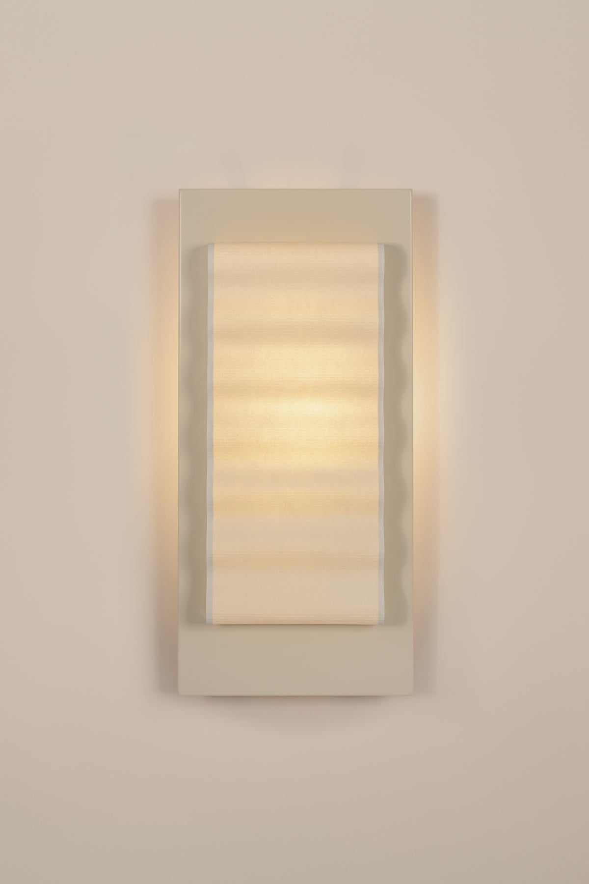 "Frame" OW L by Violaine d'Harcourt | The Oblist