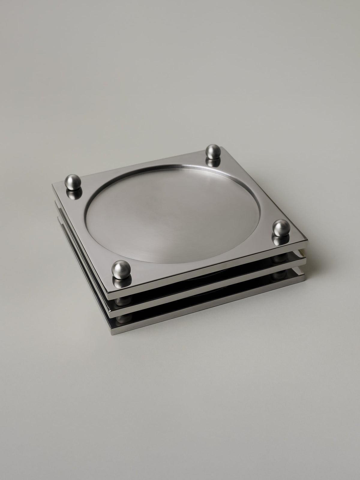 Gathering Tray — side angle