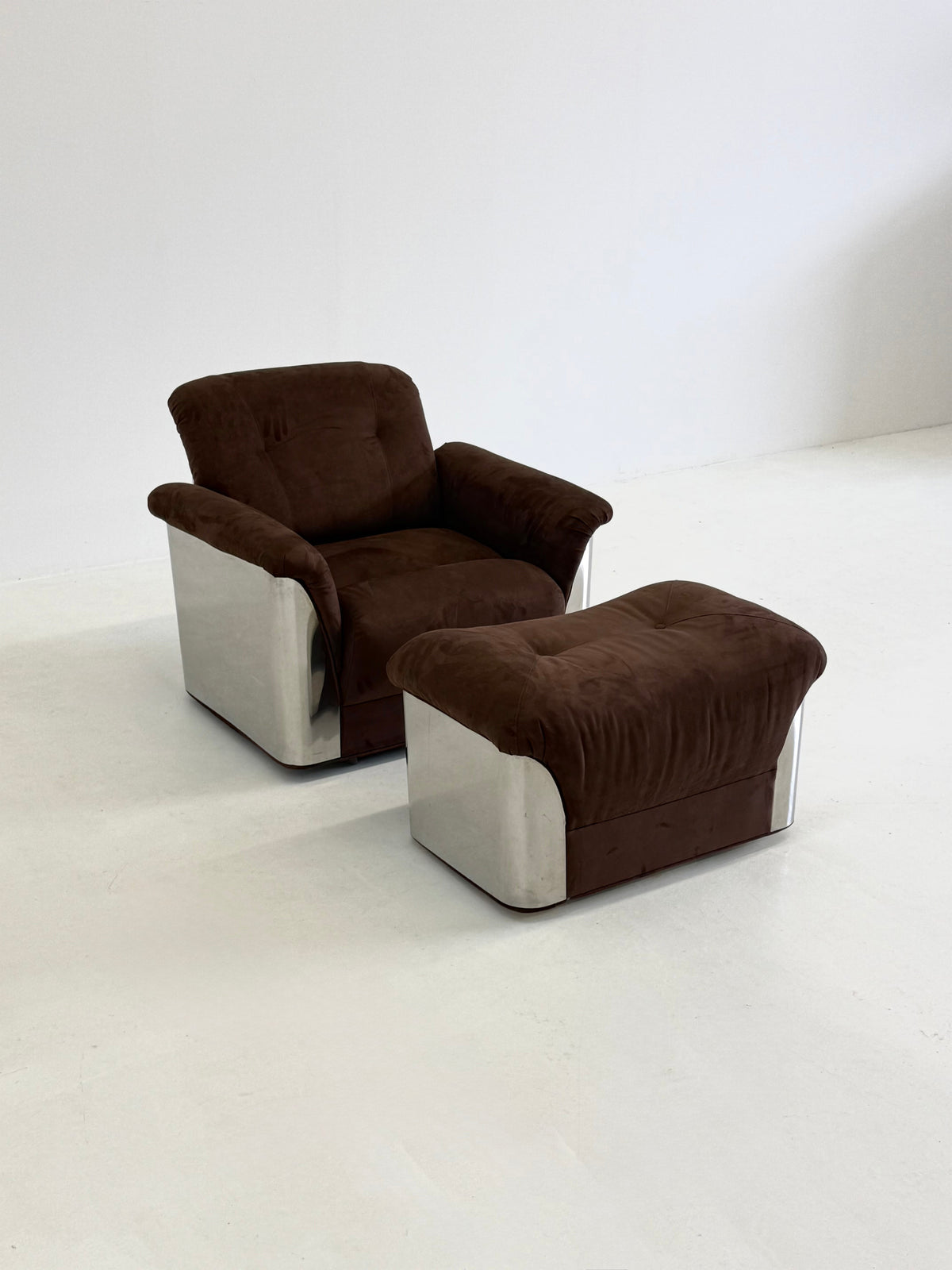 Gian Pietro Arosio Space Age stool — close-up