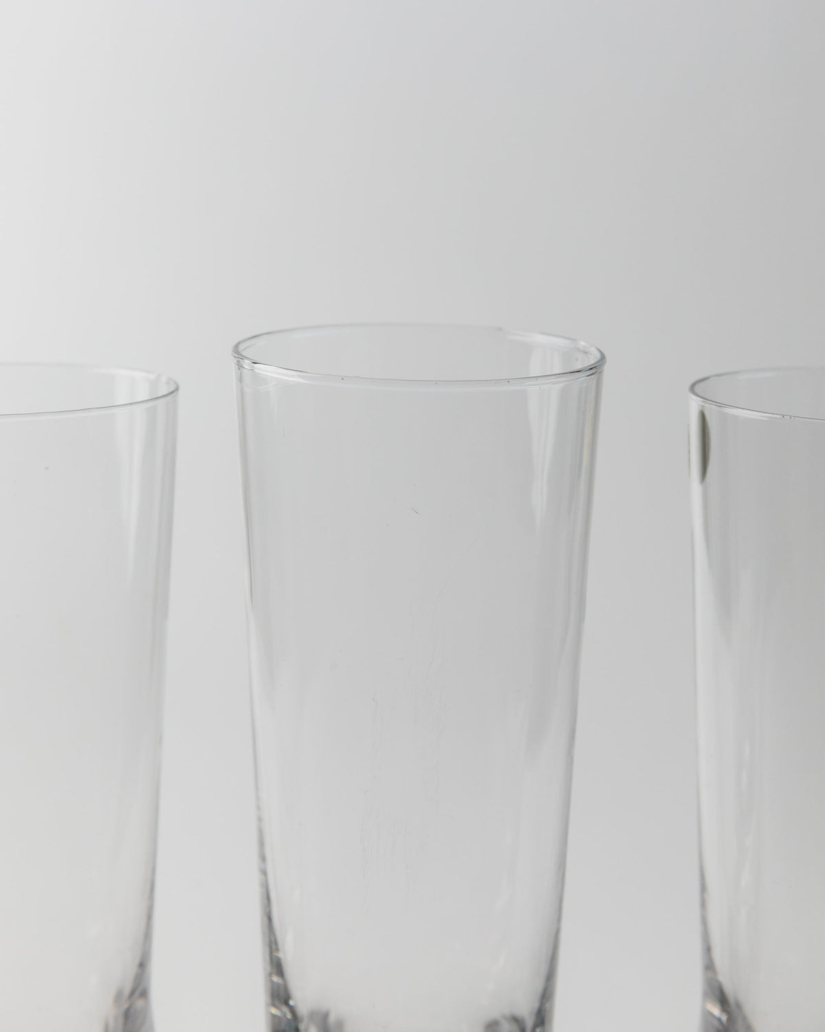 Set of 6 Vintage Murano Glasses, Italy 70s — close-up of clear glass texture