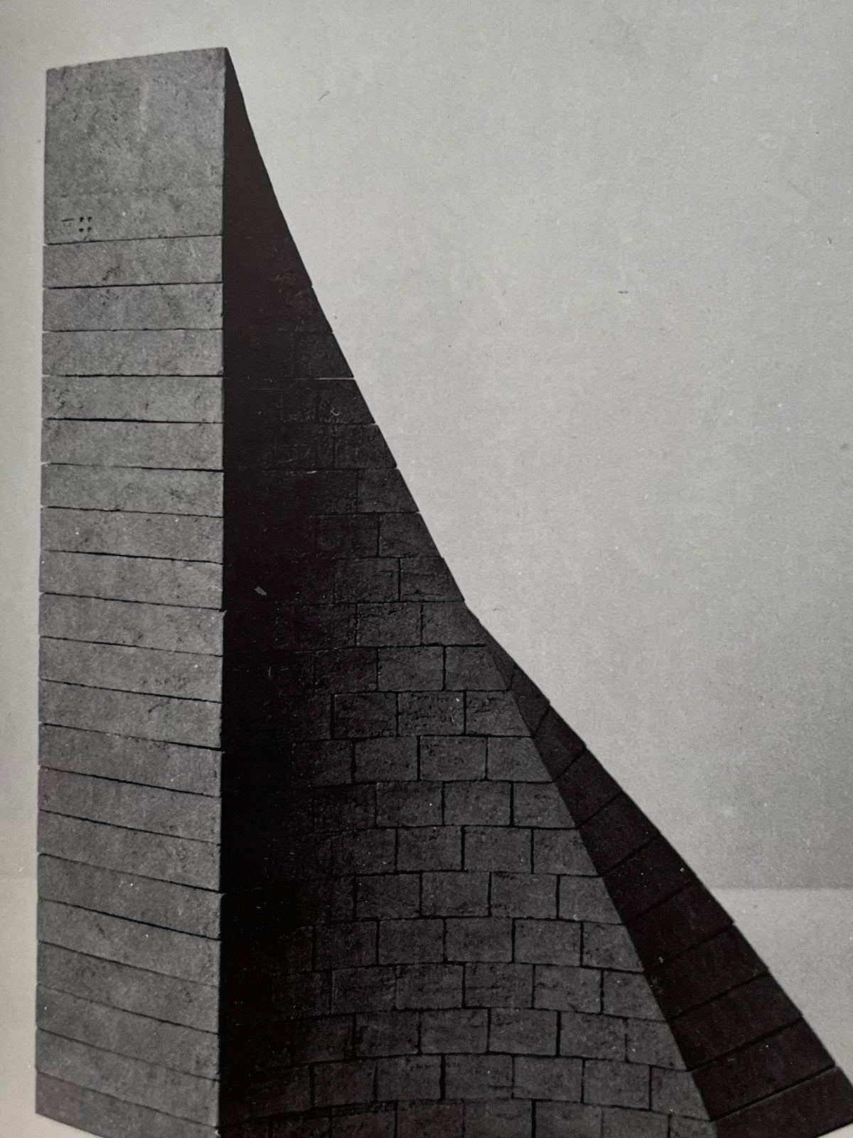 Deutscher Künstlerbund’un 36. Jahresausstellung - Vintage Art Catalog Book — side angle