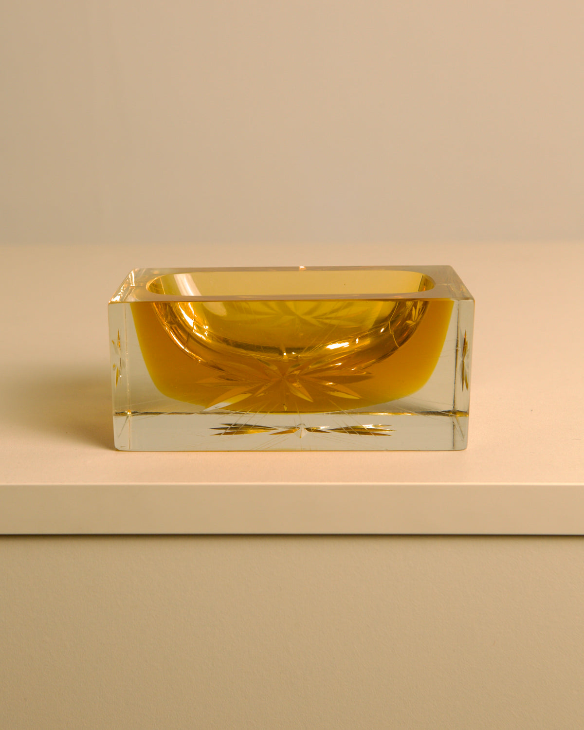 “Bloc” amber Murano glass catch-all by Flavio Poli for Seguso, 1980s — detail view
