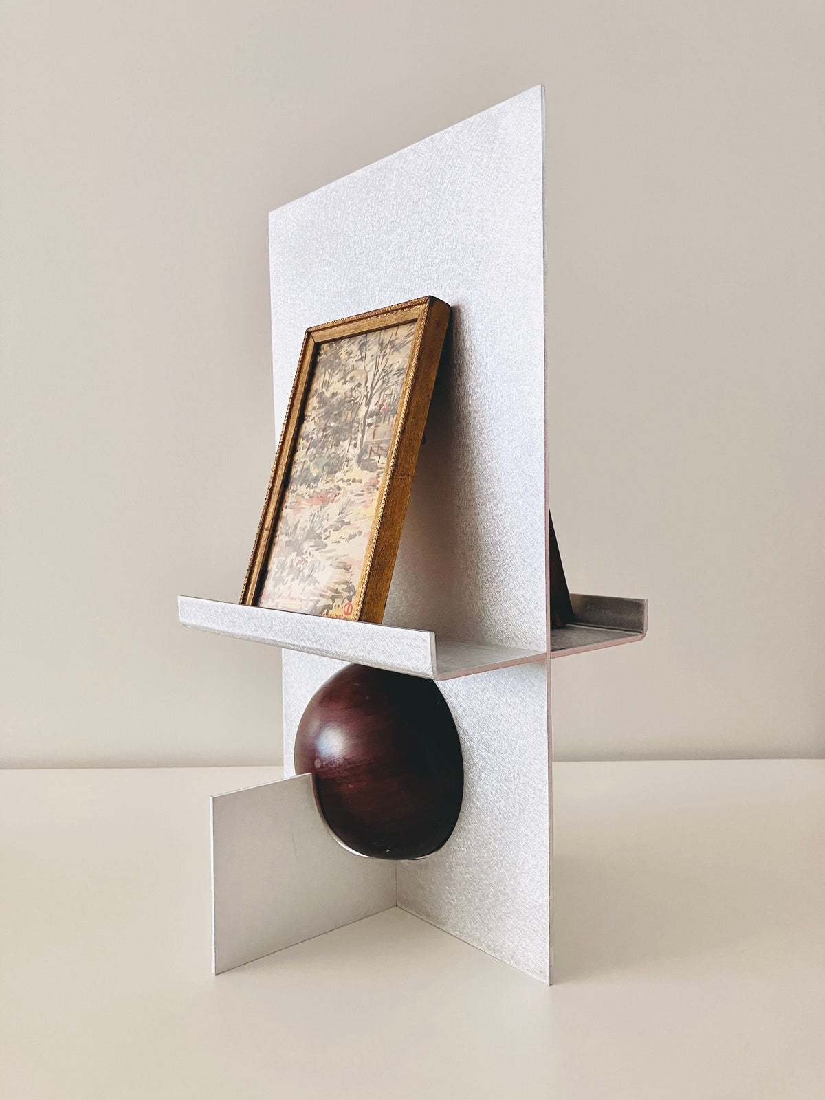 'Bê' Easel by HT. | The Oblist