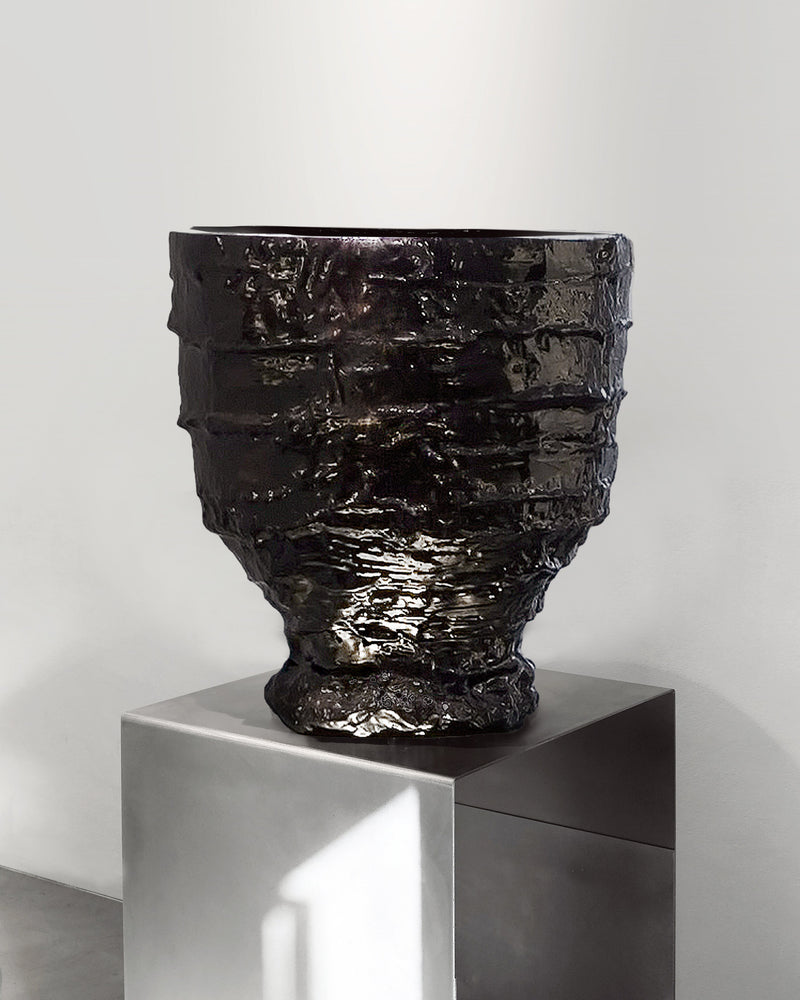 SK8-B — Sculptural Ceramic Vase. Limited edition 25 + 1 AP by TODOMUTA STUDIO | The Oblist