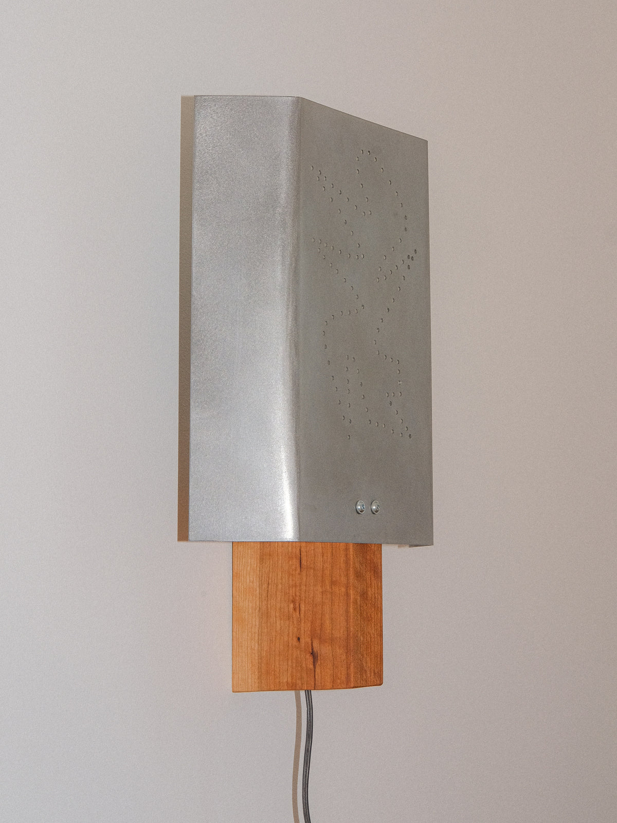 Wall Light 109 — side angle