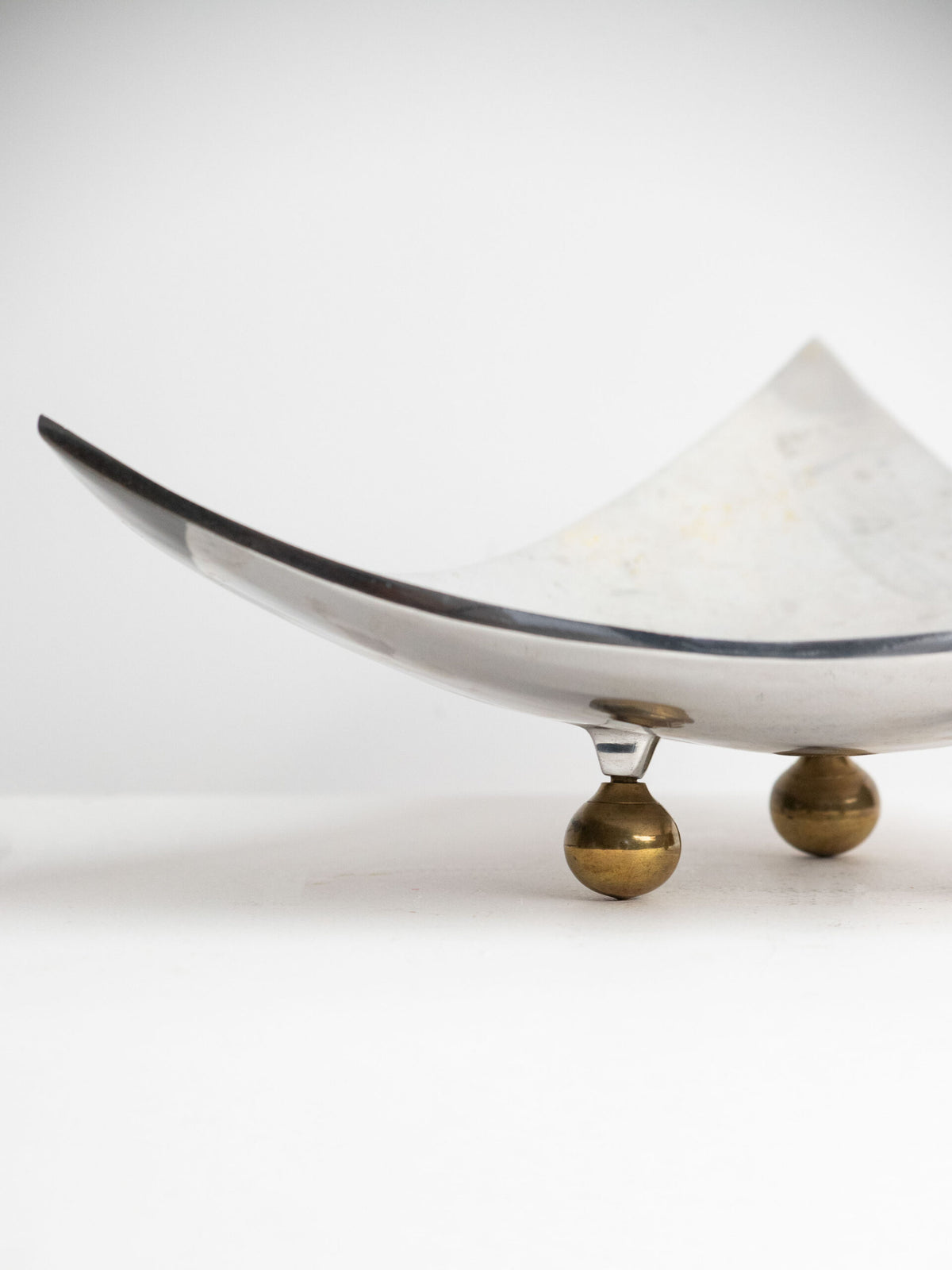 Large Four-Point Centrepiece Bowl in Aluminium on Three Brass Ball Feet, circa 1970s to 1980s — in context