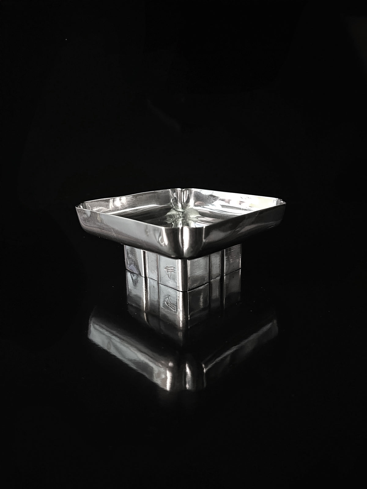 Italian silver-plated footed bowl by Cleto Munari detail view