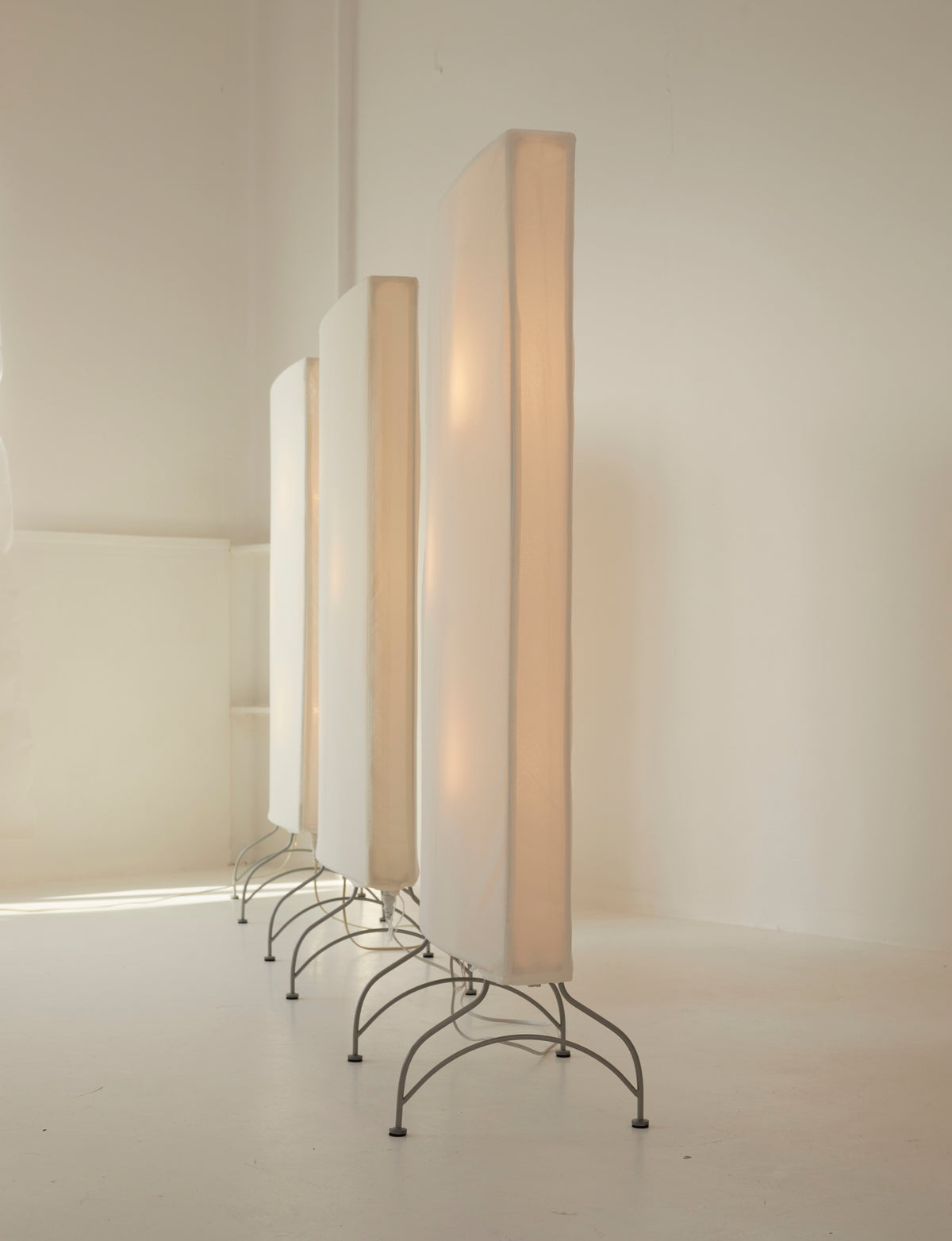 Vintage Dimmable Light Screen / Floor Lamp / Room Divider in Removable Fabric C. 2000 — view 10