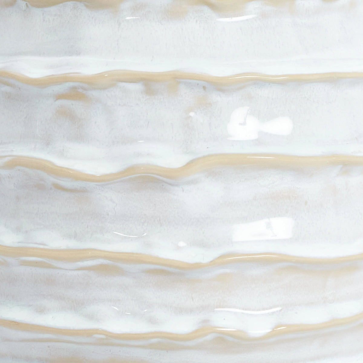 Holiday Vase in Shiny White — lifestyle setting