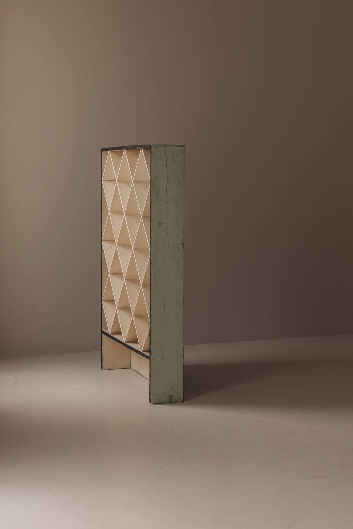 Geometric open bookcase, France 1950s. — view 9