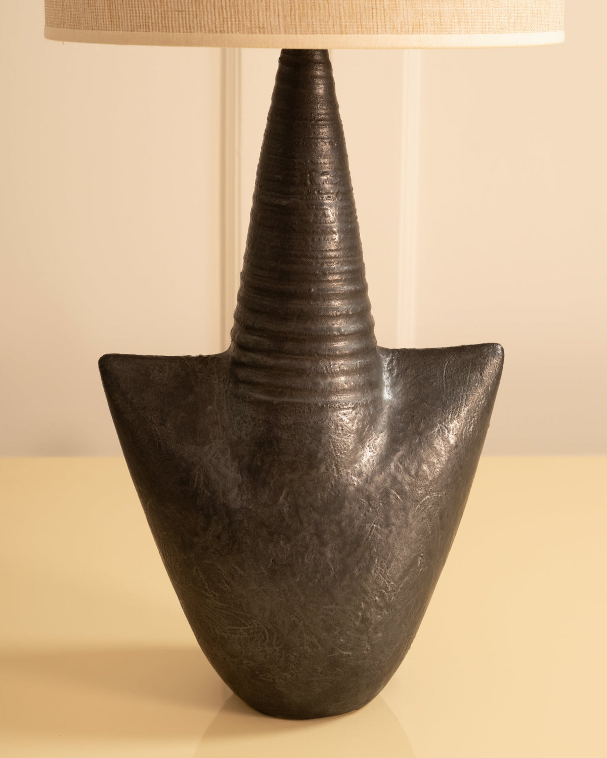 Single-fired stoneware table lamp with ribbed ceramic base detail