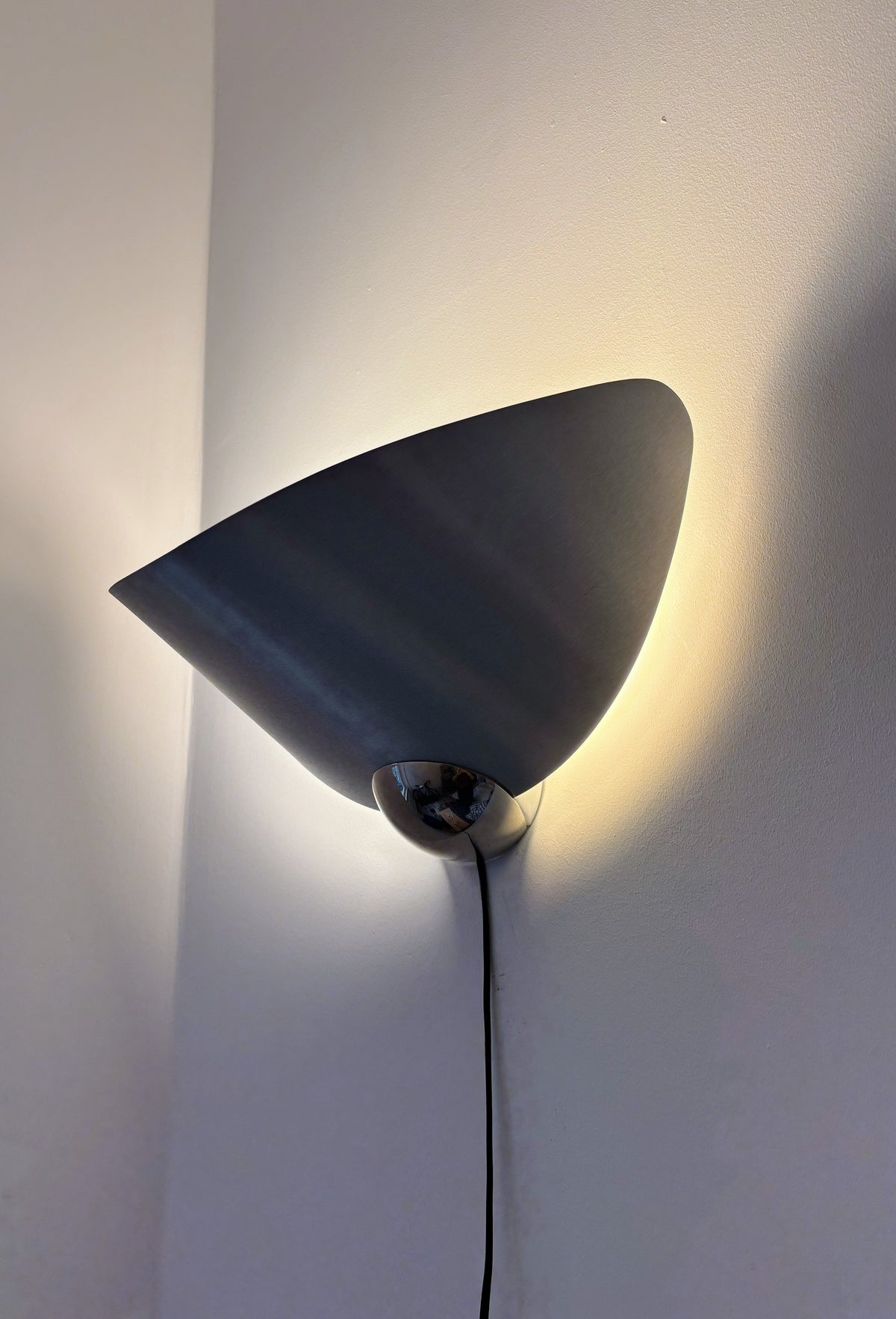 'Aura' Light by Arteluce, Italy — view 9