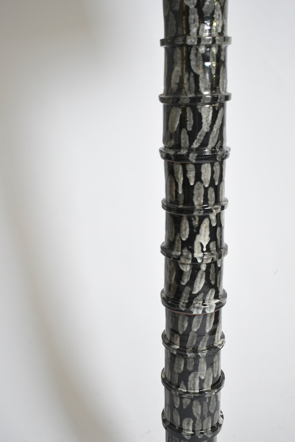 "Inle" Grey and Black Ceramic Floor Lamp, Barracuda Edition — close-up