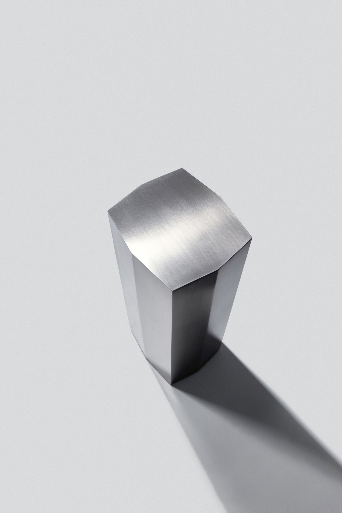 Ame II' Steel Pedestal — top view of polished steel surface