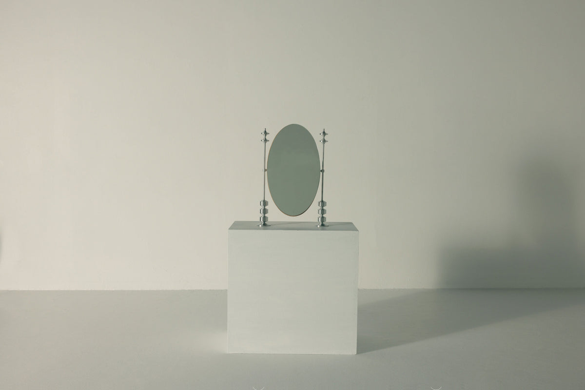 Hour Briar Vanity Mirror — detail view