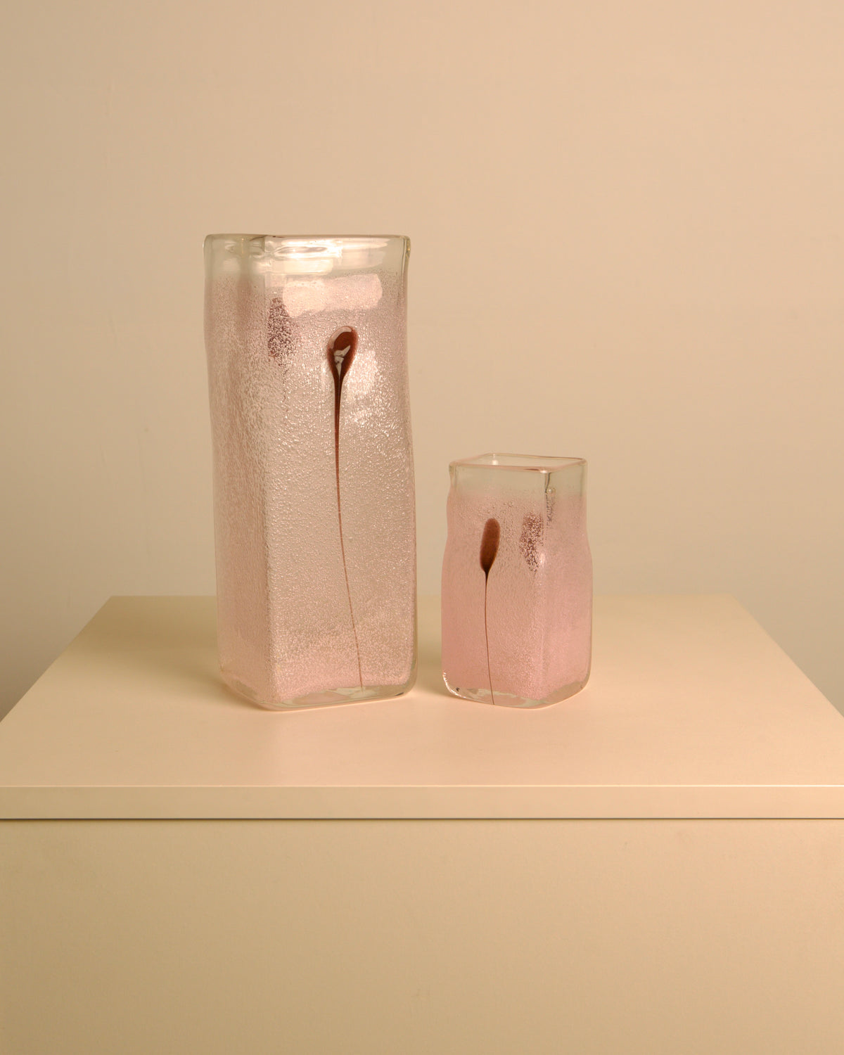 Pair of Italian 80s Murano glass and purple feather vases by Treaptyque | The Oblist