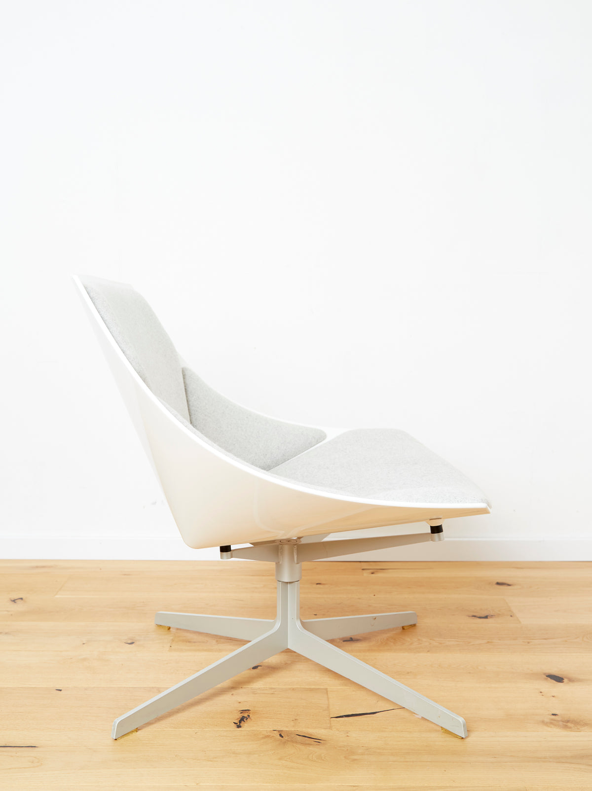 Jehs+Laub JL11 Space Lounge Chair for Fritz Hansen — side angle showing gray upholstery and white base