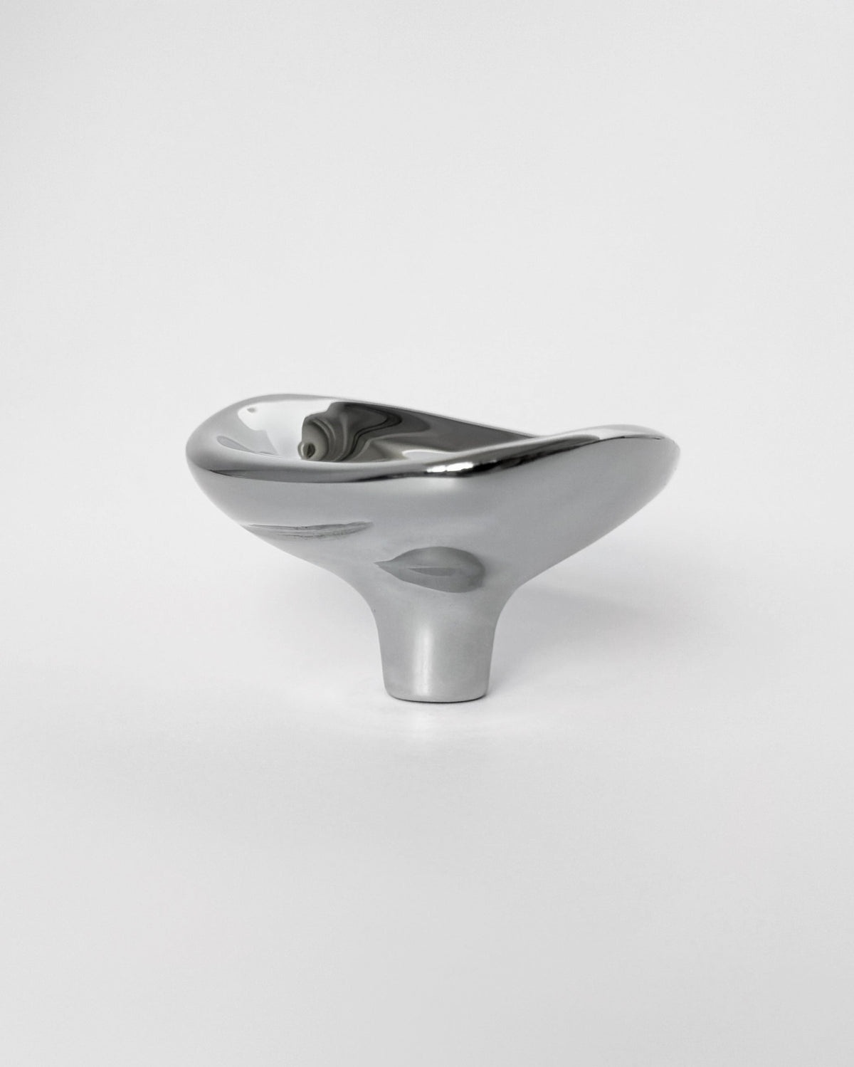 Ripple Hook - Small - Titanium — angled view on white background