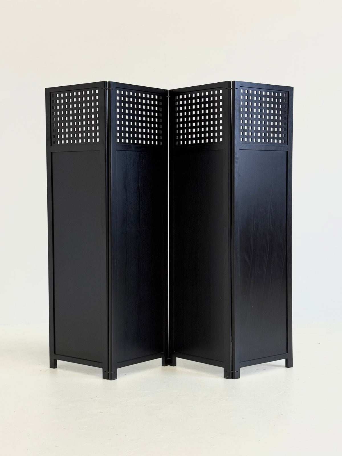 Room screen by Umberto Asnago for Giorgetti — lifestyle setting