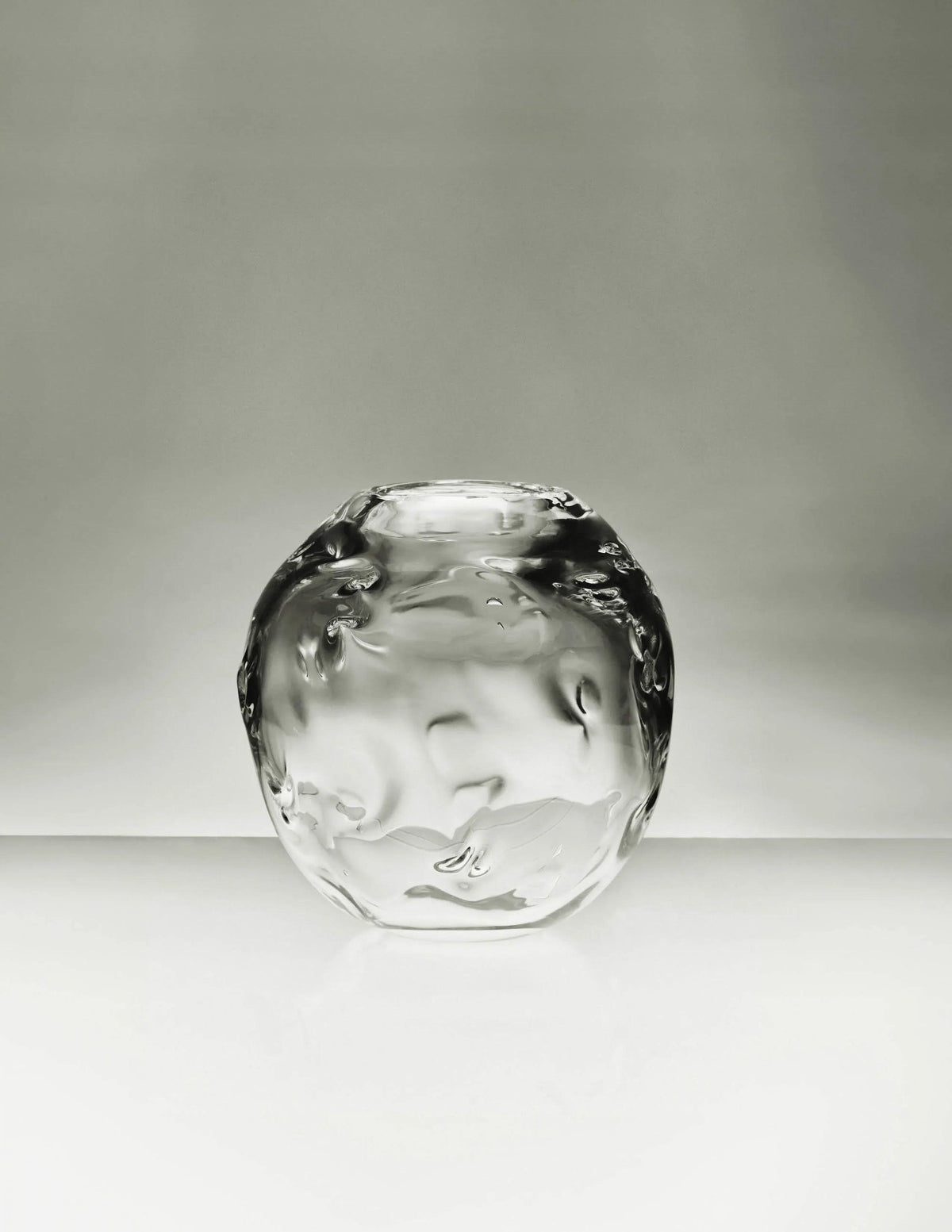 S.R. VINTAGE VASE DECO CLEAR by Louise Roe | The Oblist