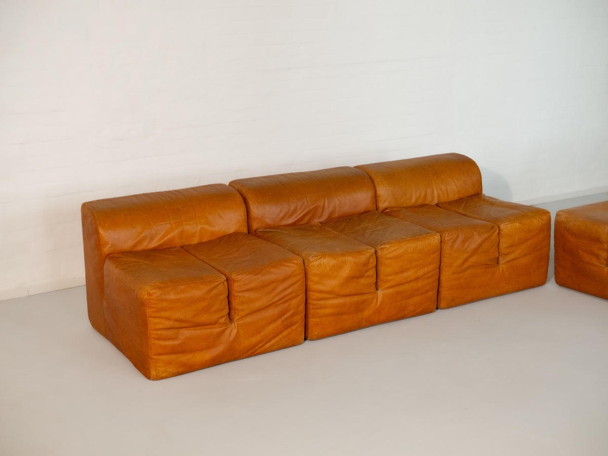 Orange leather modular sofa Ipercubo 200 by de Pas D'Urbino Lomazzi