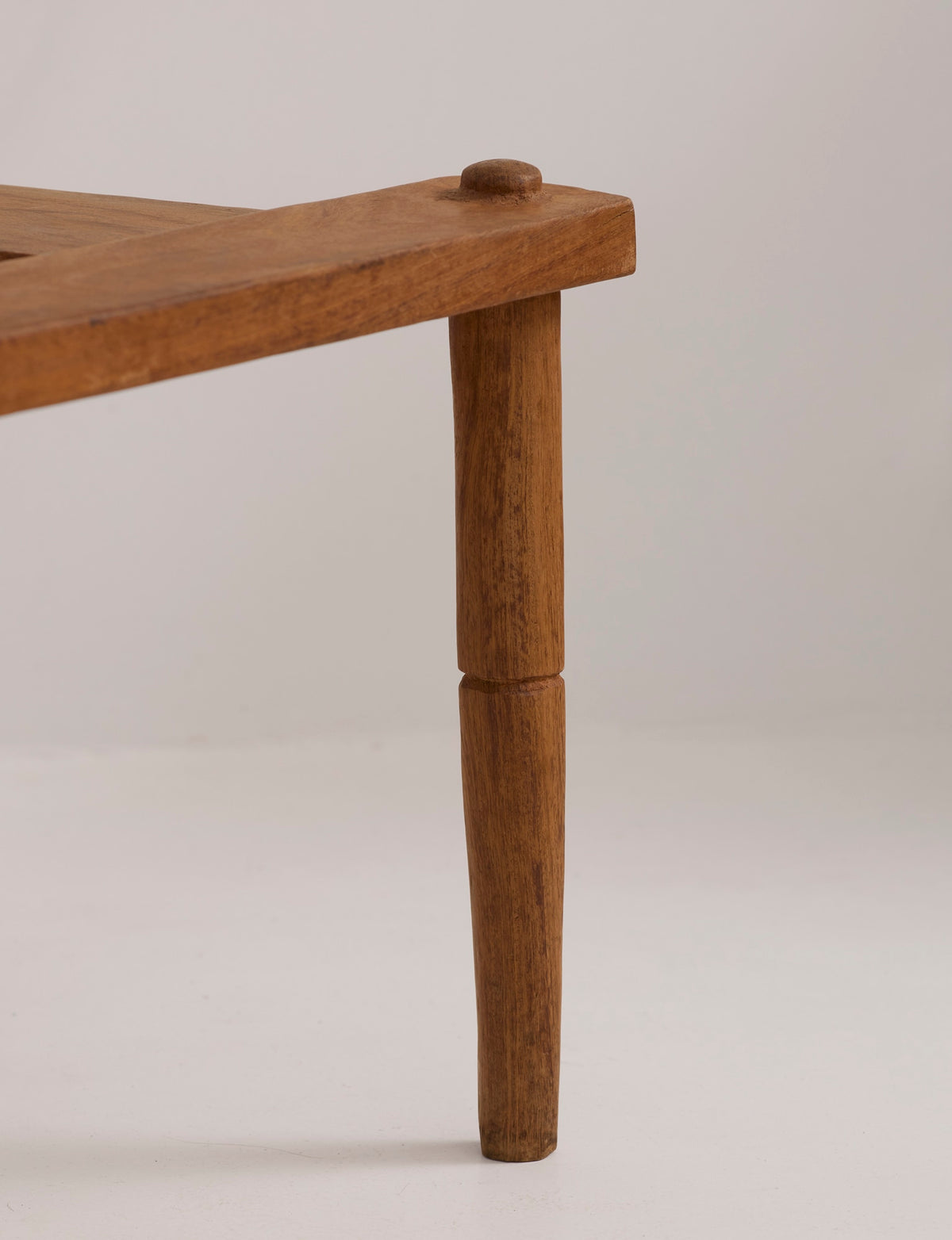 Large one-of-a-kind Baoulé chair in solid wood — close-up