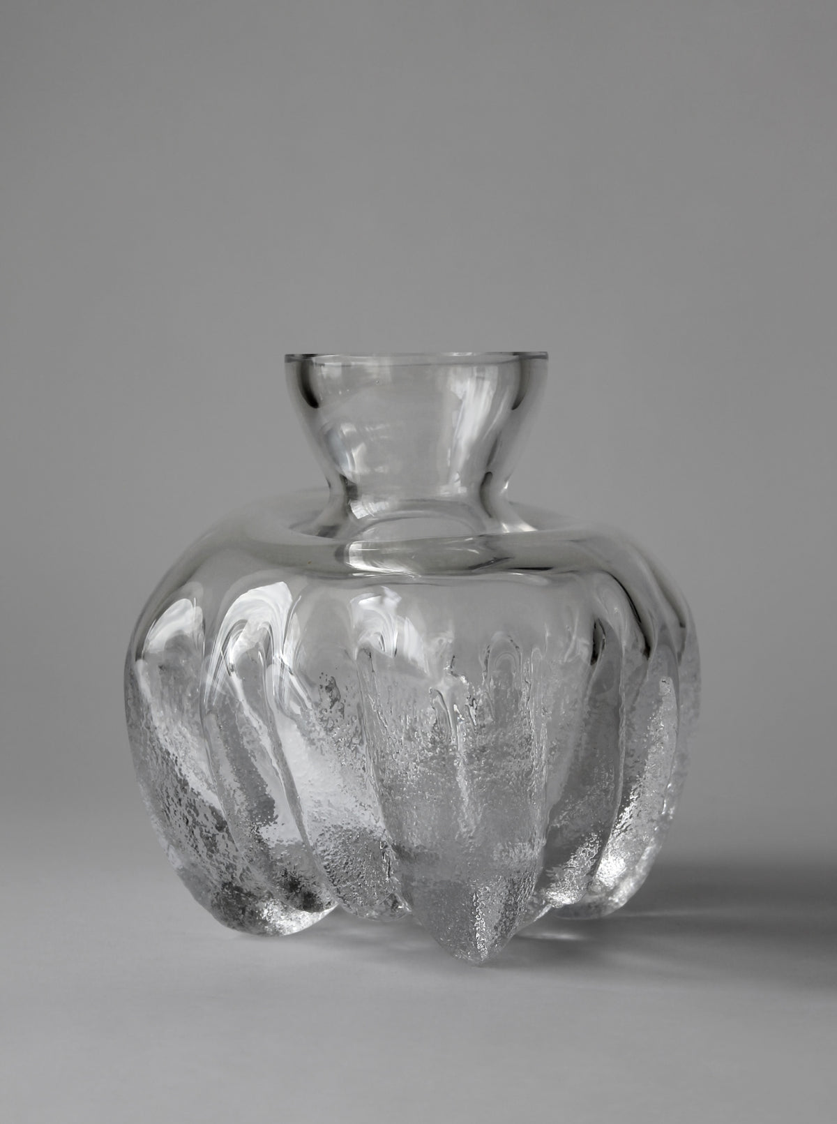 Lars Hellsten crystal glass vase with sculptural ribbed design 1970s