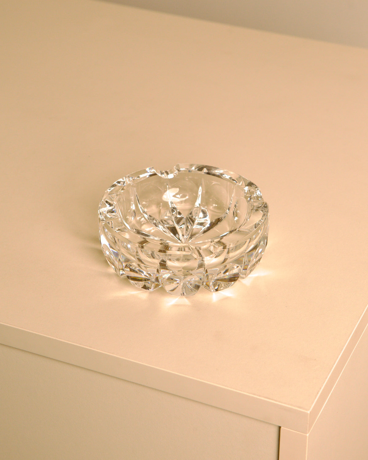 "Ambassadeur" clear crystal ashtray by Saint-Louis, 1970s — detail view