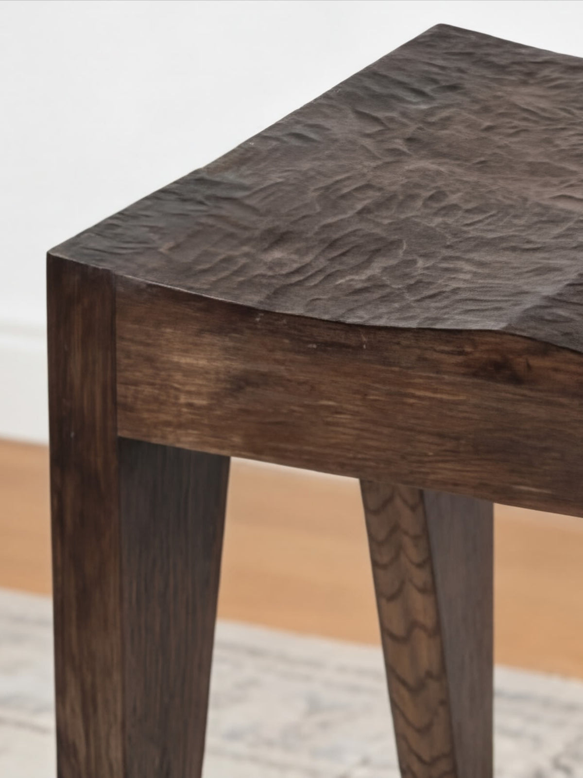Stool "Onde" — alternate view