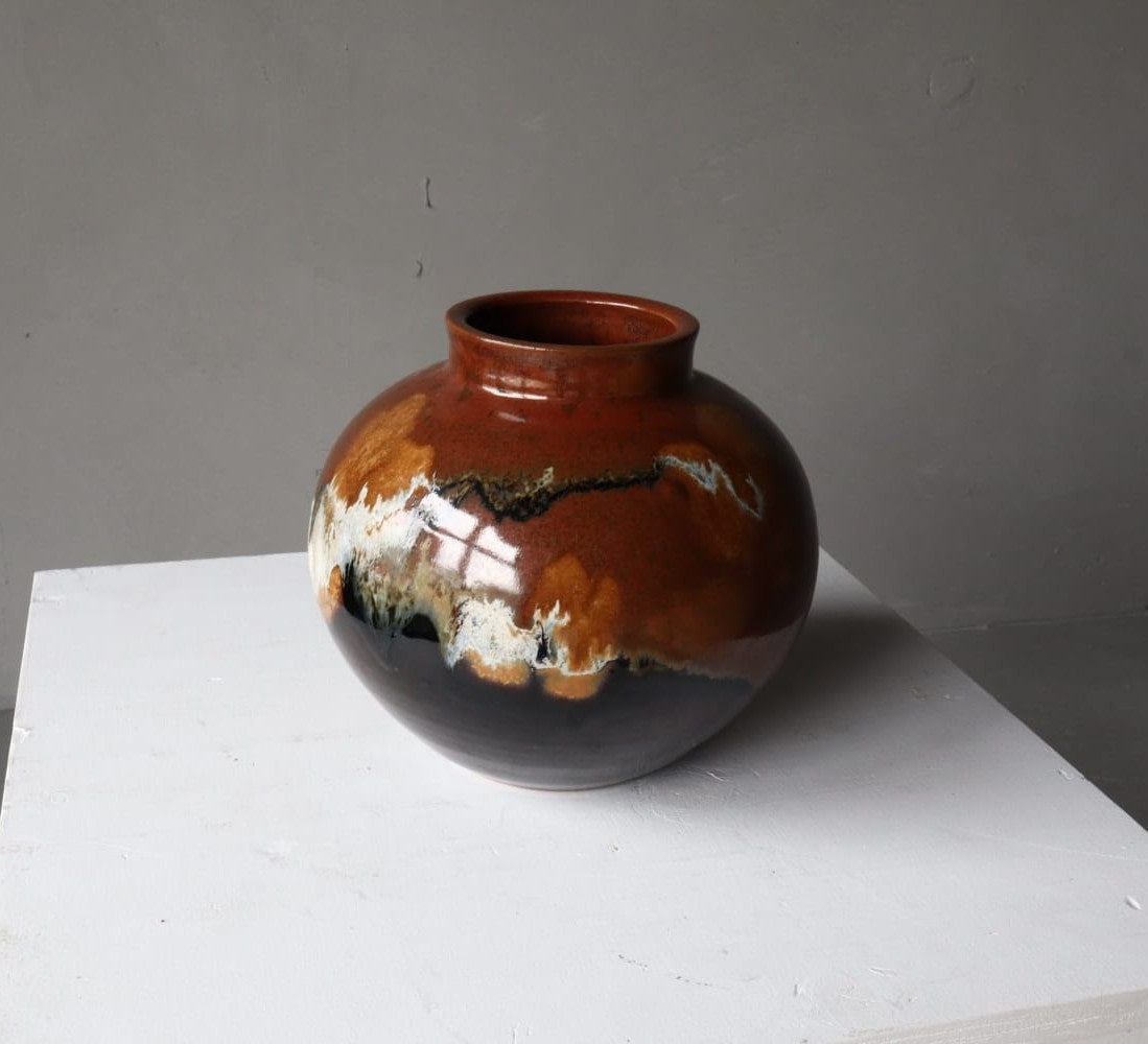 Leo Martens Studio Ceramic Ball Vase – Netherlands (1981-1985) — detail view