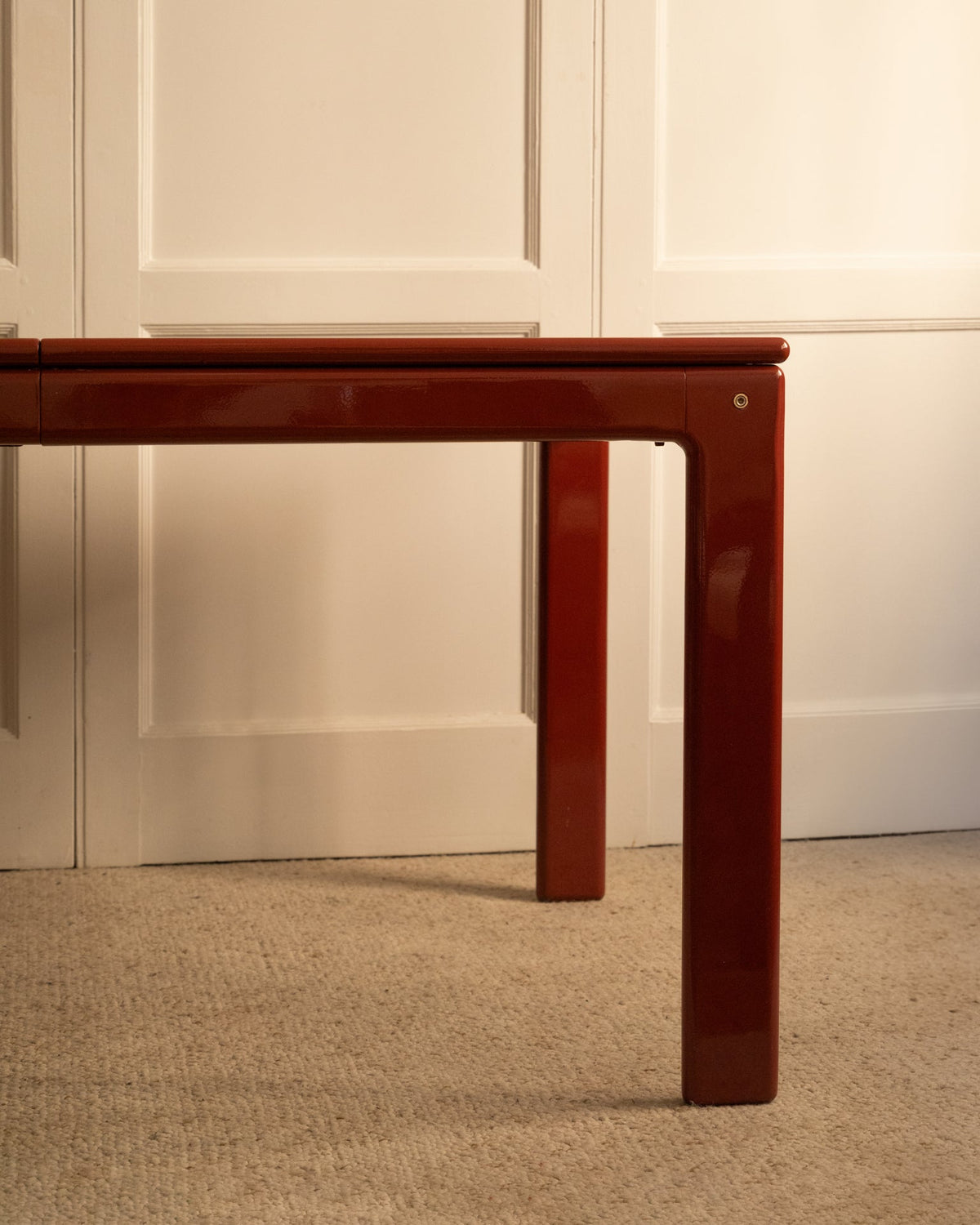 Eero Aarnio 'Flamingo' Extendable Dining Table for Asko — detail view