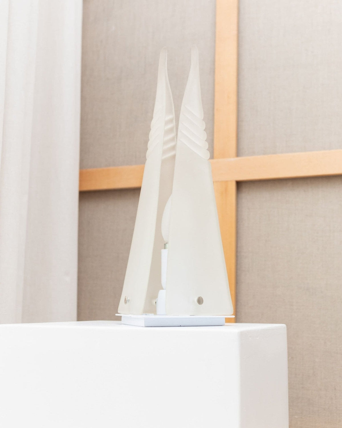 Murano pyramid table lamp in frosted glass - original Space Age Design - Made in Italy - 70s — view 9