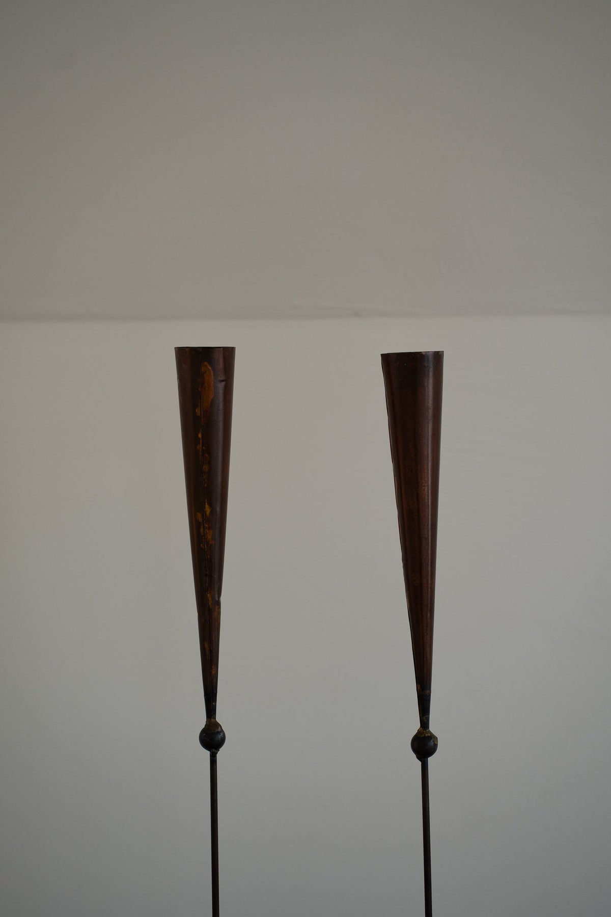 Vintage Candle Holders in metal - Pieter Spruyt Collection — detail view
