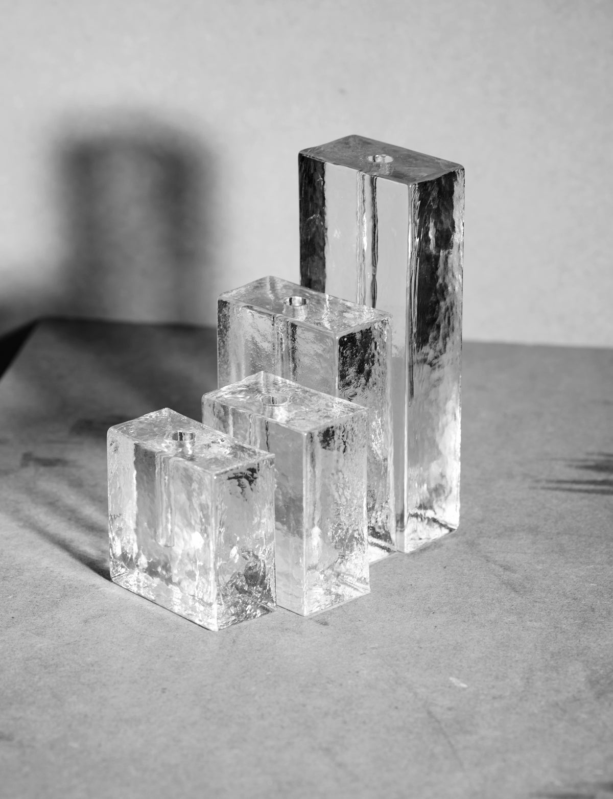 Block unifleur / stem vase in European glass (Small) — detail view