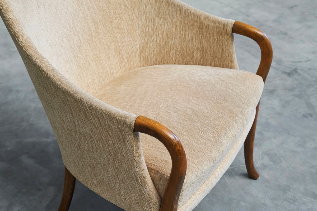 Very Elegant Mid-Century Armchair in Wool and Beech Europe 1950s — additional view