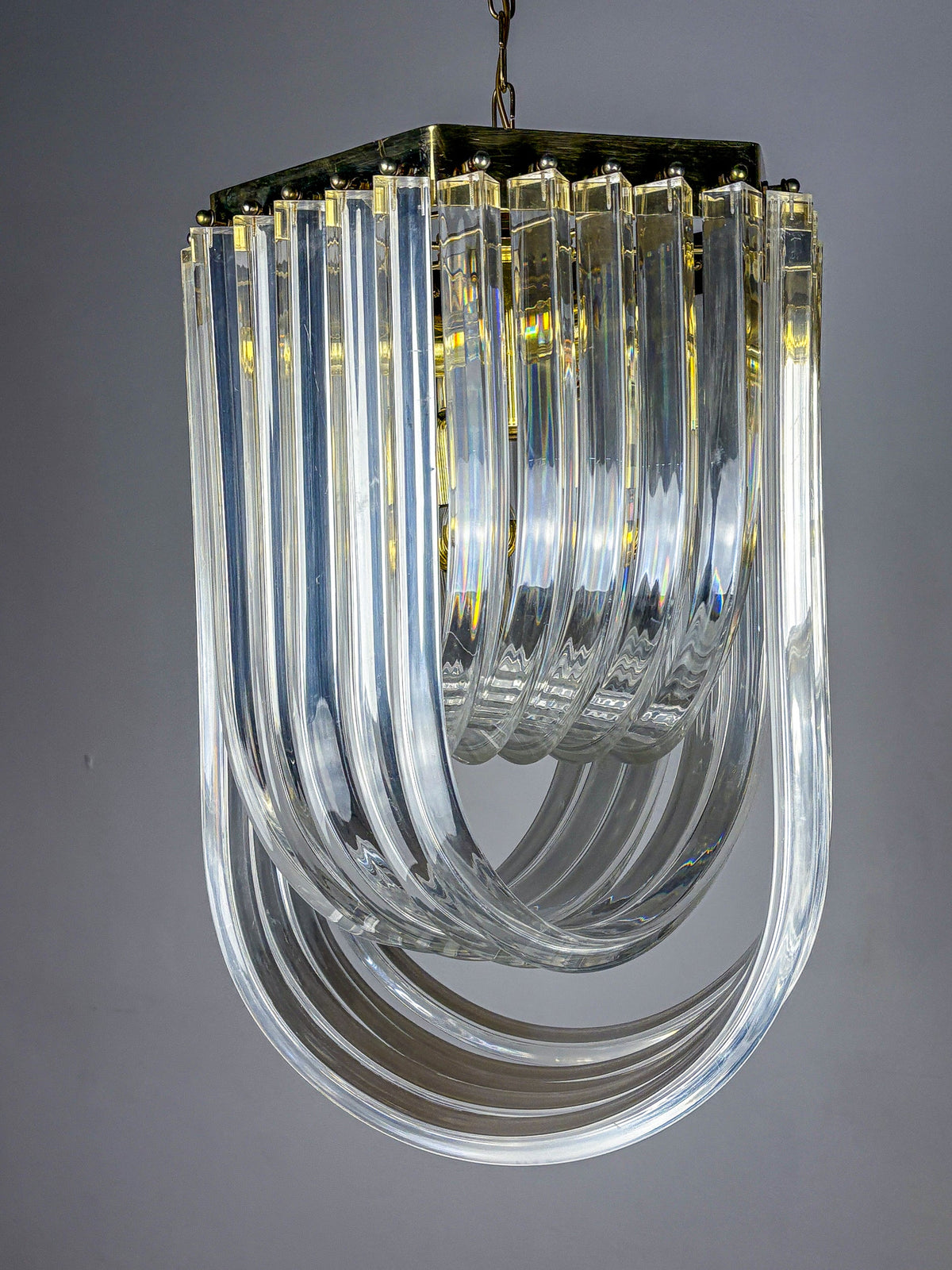 Long Mid-Century Curved Lucite Ribbon Chandelier in Brass, Italy — alternate view