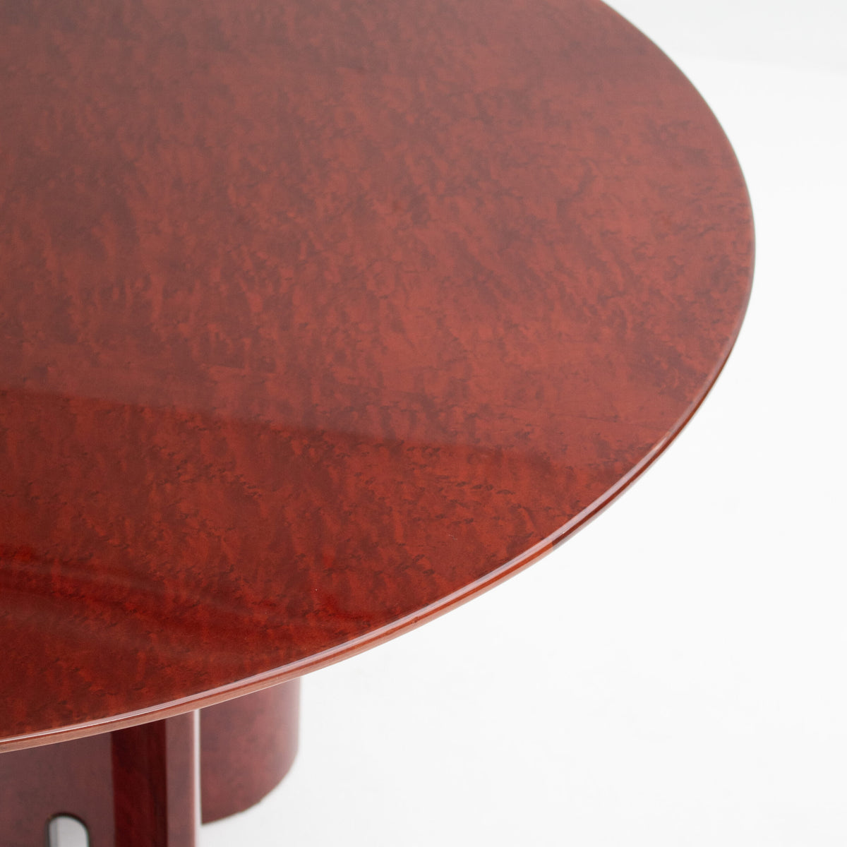 Round Dining Table by Giovanni Offredi for Saporiti Italia — detail view